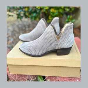 Lucky Brand NWOT Baley Perforated Suede Ankle Boot Size 8.5M Brindle